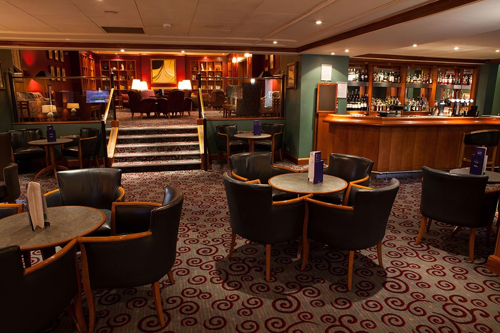 Apollo Hotel Library Bar