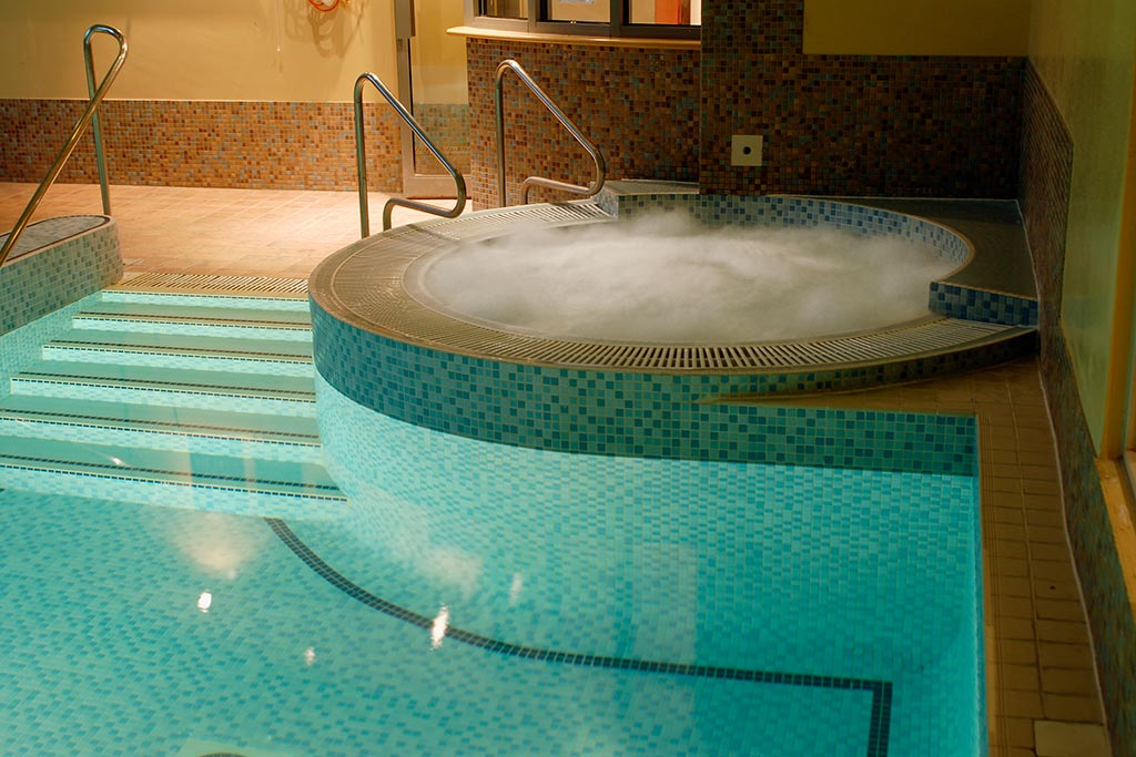 Spa Pool in Basingstoke at Apollo Hotel