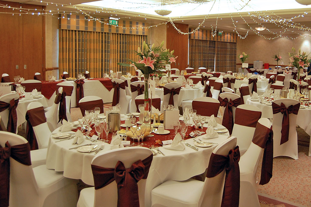 wedding reception at Apollo Hotel Basingstoke